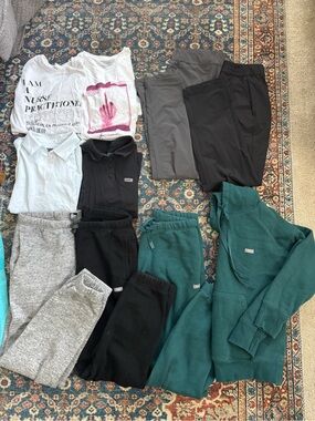 Figs scrubs lot